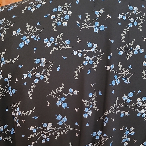 Max Studio Black and Blue Floral Maxi Dress - Picture 10 of 10